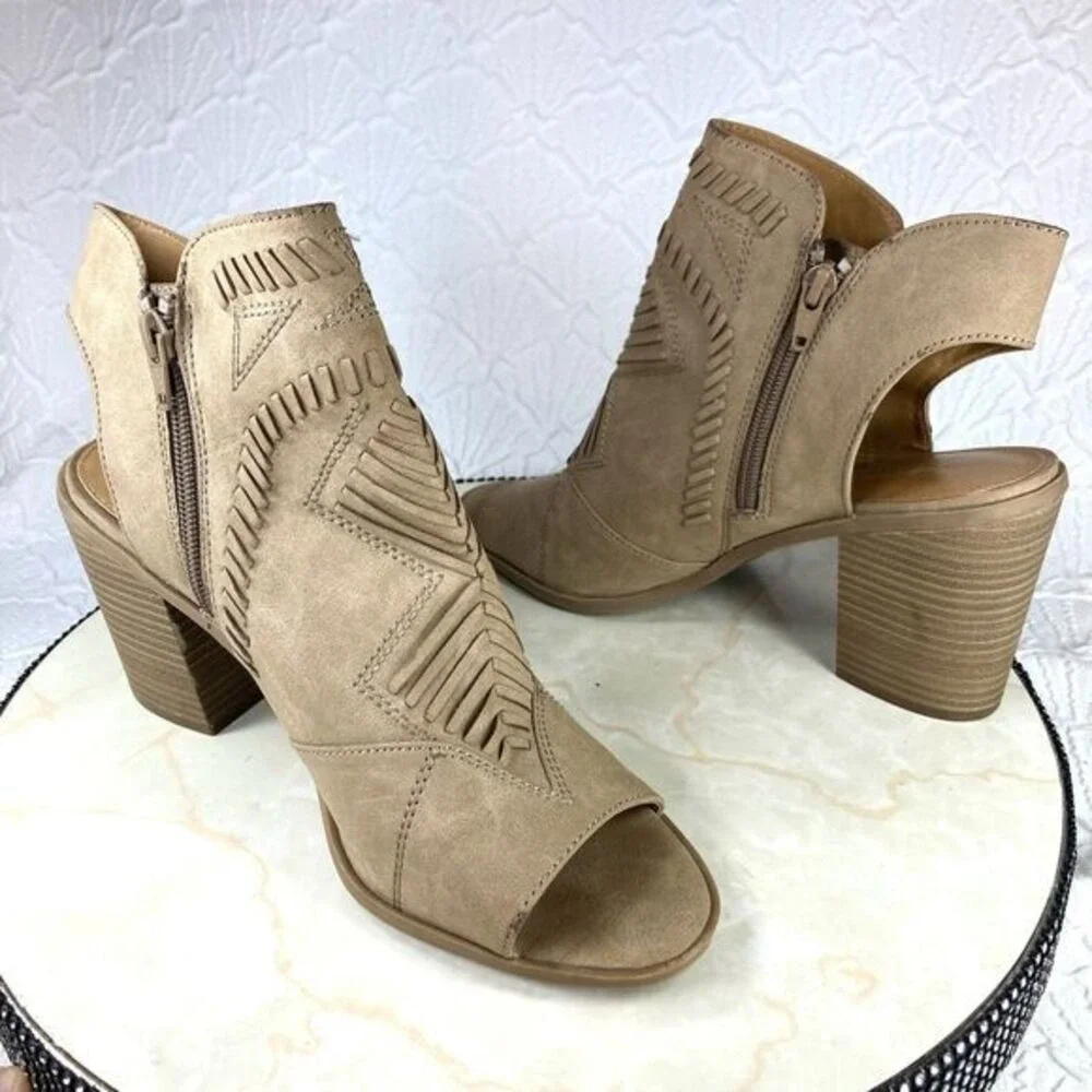 Universal Thread Laser Cut Peep Toe Booties Womens 10 Tan Block Heel Cutout Zip